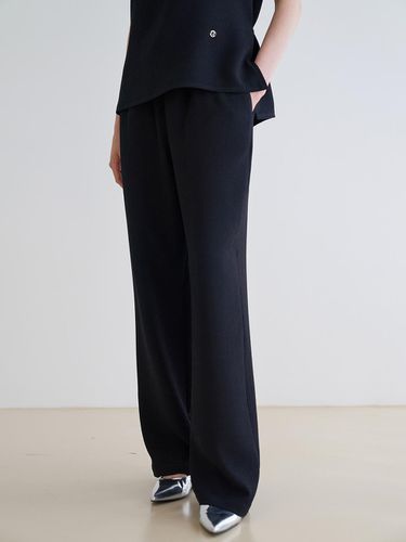 Pleats Banding Pants (BLACK) - ILROZE - Modalova