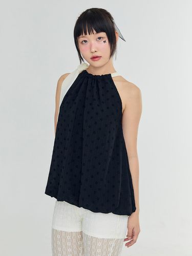 HALTER-NECK FLOWER BLOUSE - BLACK - ADORE BELLE - Modalova