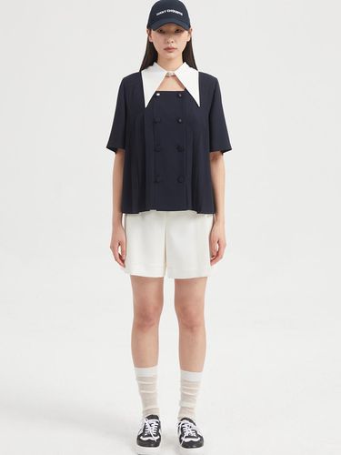 Poly Pleats Half Sleeve Blouse (Detachable Collar) - LUCKY CHOUETTE - Modalova