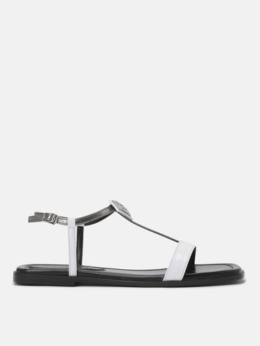 Emblem Point Strap Sandal_LK1CM24400XXX - LUCKY CHOUETTE - Modalova