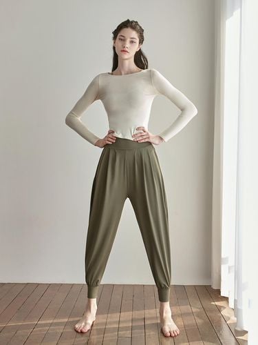 Yoga Outfit DEVI-B0041-Khaki Pilates Baller Pants - DEVIWEAR - Modalova