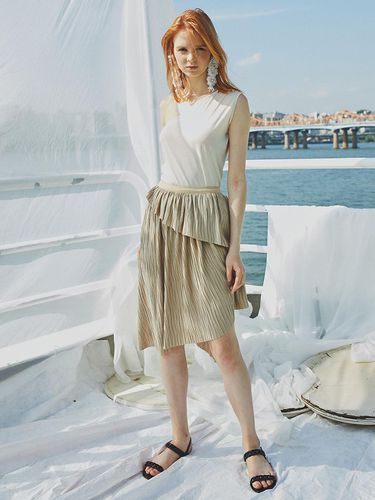 Multi Layer Pleats Skirts_Beige - SORRY TOO MUCH LOVE - Modalova