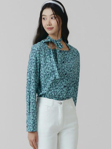 It MICHAA Flower Pintuck Blouse ITO2WBL760 (2COLOR - itMICHAA - Modalova