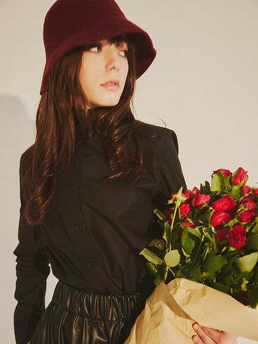 Jennie Wool Bucket Hat_Burgundy - SORRY TOO MUCH LOVE - Modalova