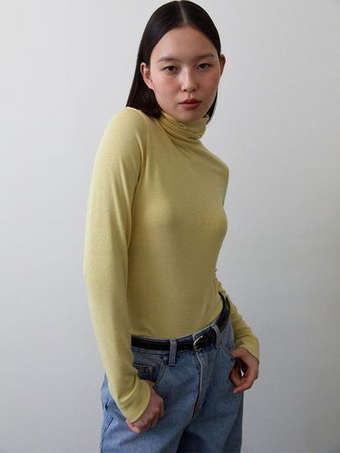 Classic Turtle neck T-shirts (Lemon) - 38comeoncommon - Modalova