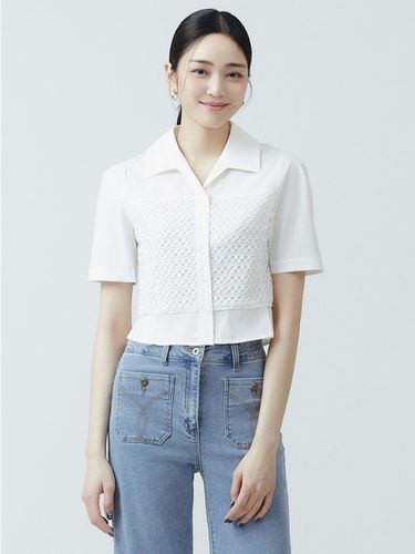 It MICHAA Lace Block Crop Blouse ITO5YBL880 (2COLO - itMICHAA - Modalova