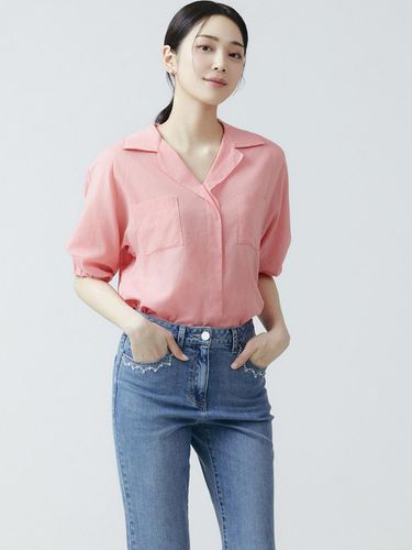 It MICHAA Open Collar Blouse ITO4WBL940 (2COLOR) - itMICHAA - Modalova