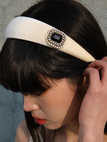 Velvet Volume Hairband_white - SORRY TOO MUCH LOVE - Modalova