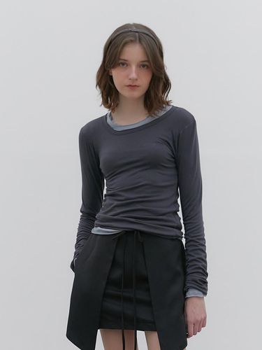 Fit layered long t-shirts (deep charcoal) - hetherment - Modalova