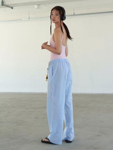 SUMMER BEACH PANTS_SKY STRIPE - CHEAT OYSTR - Modalova