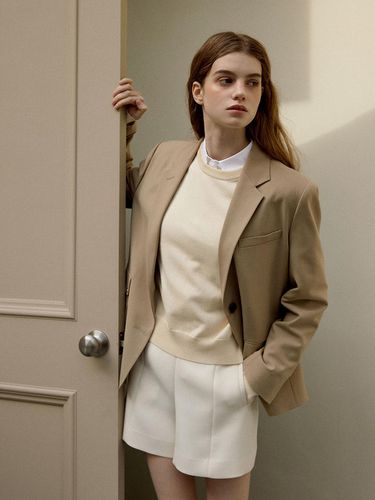 Basic Two Button Jacket_Beige - Charles de Rohan - Modalova