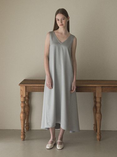 Satin Sleeveless Long Dress - Charles de Rohan - Modalova