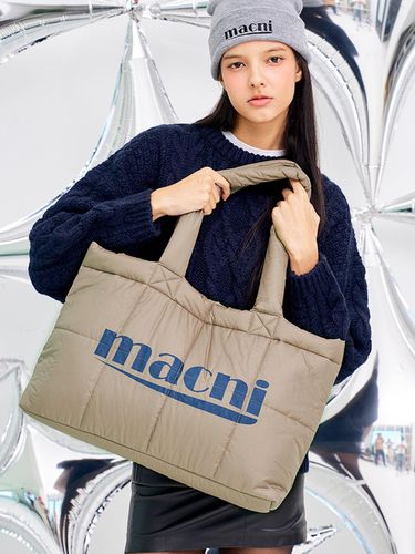 Padded Shoulder Bag_Khaki Beige - macni - Modalova