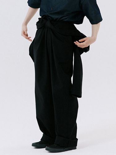 Unisex Jumpsuit_Black - malen - Modalova