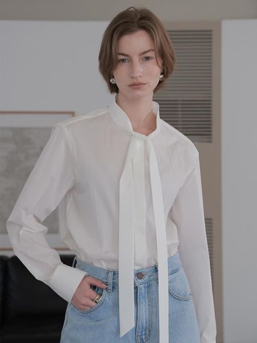 Classic Tie Blouse - White - NOMINATE - Modalova