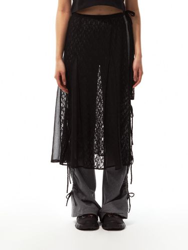 Lace Gored Skirt (Black) - THREE TO EIGHTY - Modalova