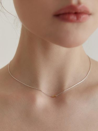 Gold Slit Ornament Necklace - TATIANA - Modalova