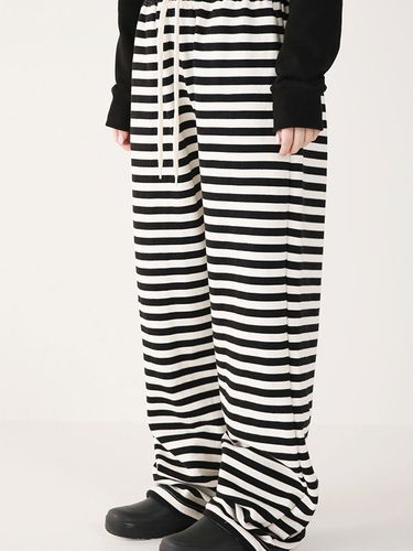 Soft Stripe Sweatpants_Black - PIECEMAKER - Modalova