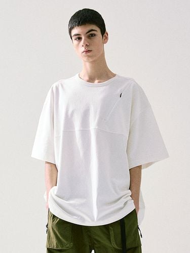 Zipper Pocket T-shirt_Off White - HAVEOFFDUTY - Modalova