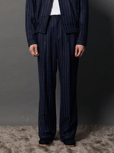 Stripe Embroidered Wool Pleats Trousers_Navy - ODD DEPARTMENT - Modalova