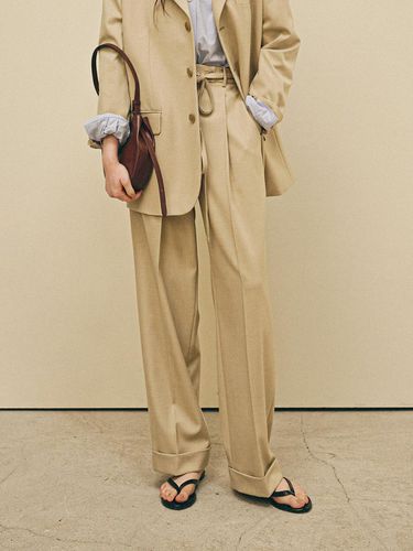 Turn-up Band Slacks _ Beige - OWN FEATURE COLOUR.OFC - Modalova