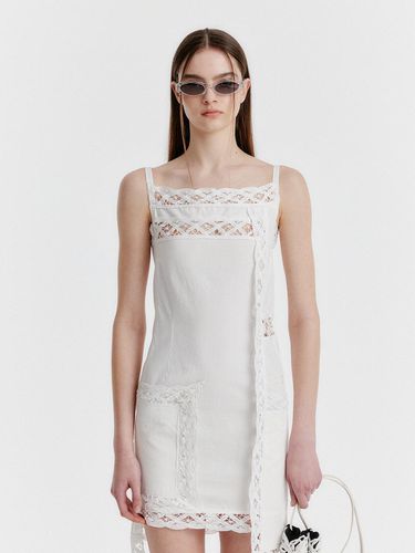 YONIKA Lace-trim Top - White - EENK - Modalova