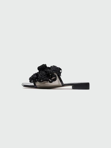 Yorsa Flower Corsage Sandals_Black - EENK - Modalova