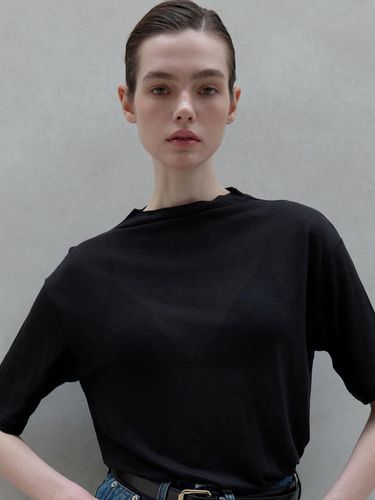 Sheer Wool Quarterneck T-shirt_Black - ouie - Modalova