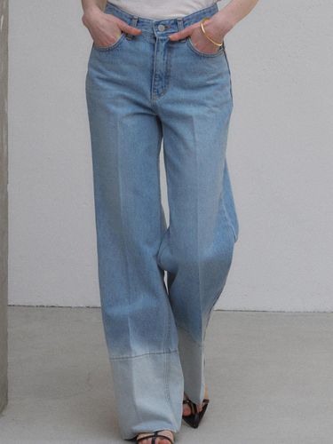 Light Blue Hem Washing Denim Pants - STAYPEOPLE - Modalova