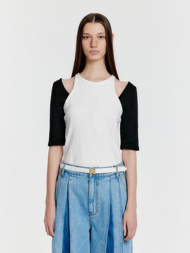 YOUEL Half Sleeve Cutout Top - / - EENK - Modalova