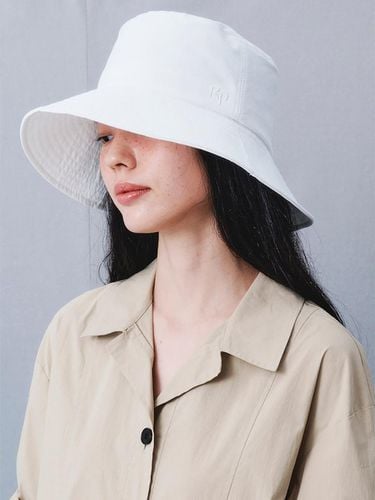 Wide Bucket Hat_White - kuho plus - Modalova