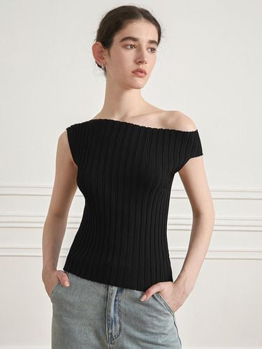 YY_Slanted Shoulder Top_Black - yyiam - Modalova