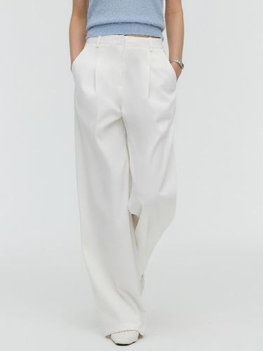 Essential One Tuck Wide Pants_White - MONGDOL - Modalova