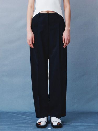 Signature Semi Wide Pants (KE4321M015) - kuho plus - Modalova