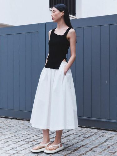 Flare Long Skirt White (KE4327M011) - kuho plus - Modalova