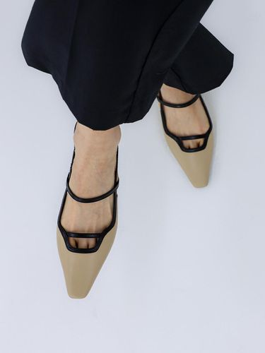 Day Back Open Flat Shoes_Combi - MOL:pin - Modalova