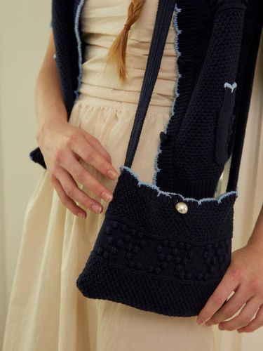 Ribbon Embossing Knit Bag_Navy - SOCKS APPEAL - Modalova