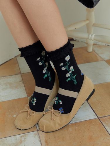 NAT Frill Marguerite Socks - SOCKS APPEAL - Modalova