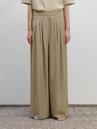 Satin Flare Slacks_KHAKI - ONE - Modalova