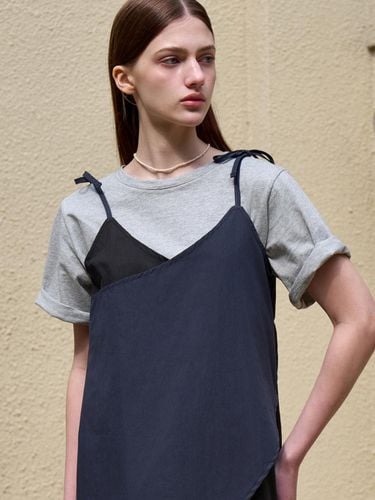 Sectioned Color Block Sleeveless Top_Black - VOIEBIT for WOMEN - Modalova