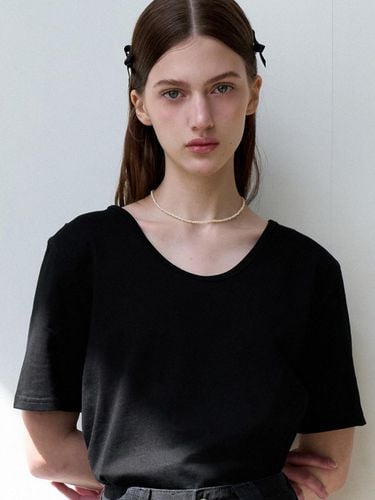 Basic Scoop Neck Silket Tee_Black - VOIEBIT for WOMEN - Modalova