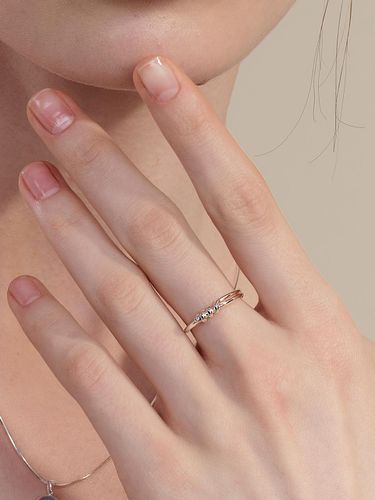 Unbalanced Knot Ring - Hei - Modalova