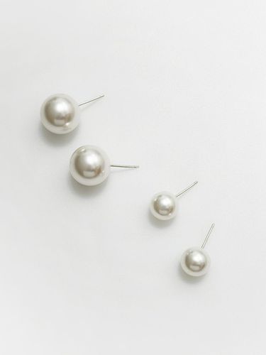 Silver Pearl Earrings - August Harmony - Modalova