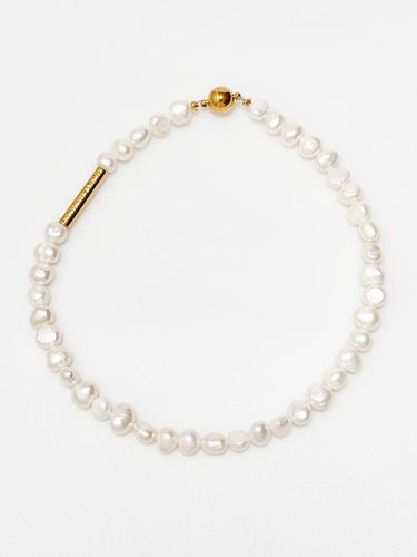 Baroque Pearl Margnet Choker - August Harmony - Modalova