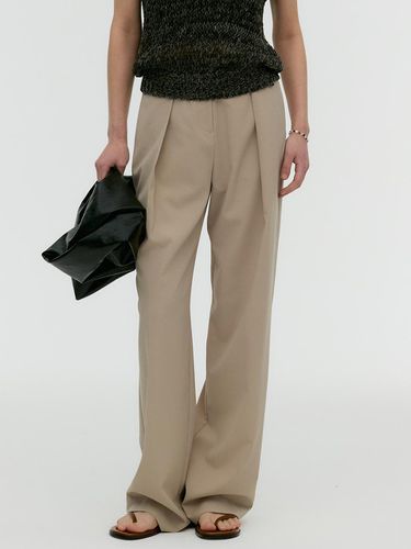 Loop Pleated Wide Slacks (Beige) - MONGDOL - Modalova