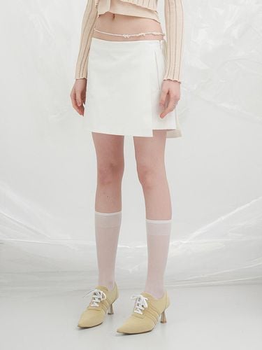 Mini Wrap Skirt _ White - YUTHENTIC - Modalova