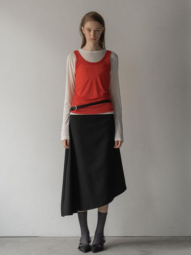 Shirred Layered Sleeveless Top_Red - MORCEAU PAR MORCEAU - Modalova