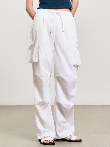 Shirring Pocket Cargo Pants_White - GENERAL IDEA - Modalova