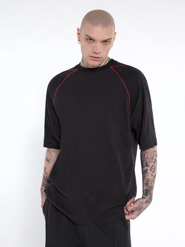 Raglan Line T-shirt_Black/Red - DGNAK12 - Modalova