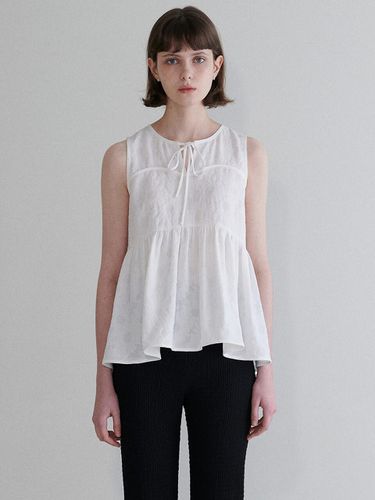 Flower Jacquard Blouse - White - RAIVE - Modalova